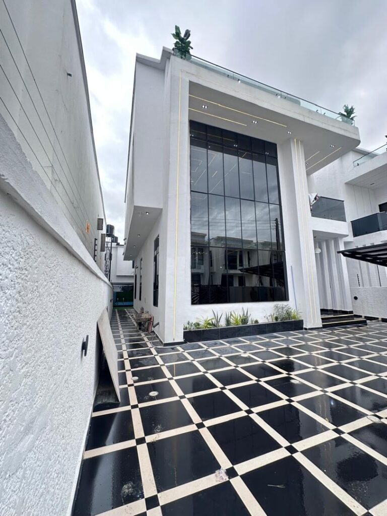 5 BEDROOM DETACHED DUPLEX WITH A POOL & BQ
